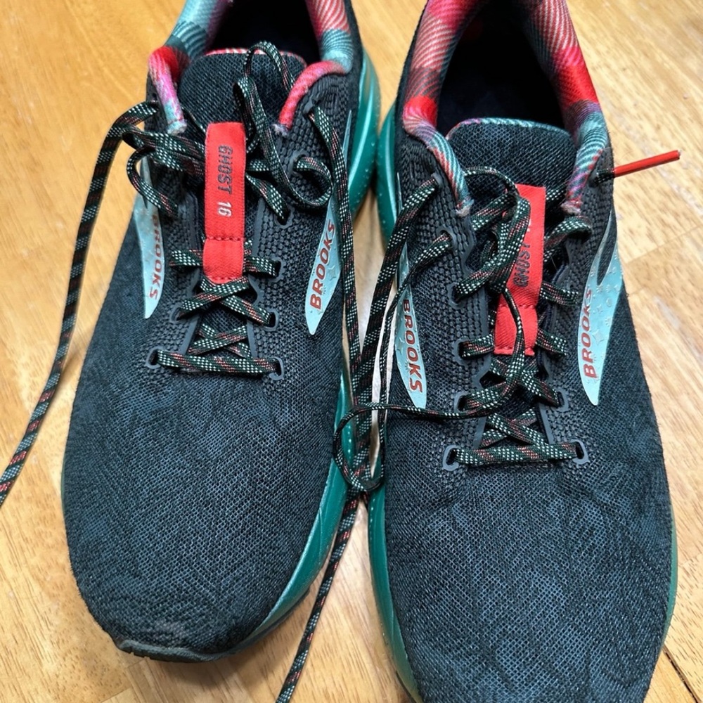 Brooks Black and Teal Athletic Shoes